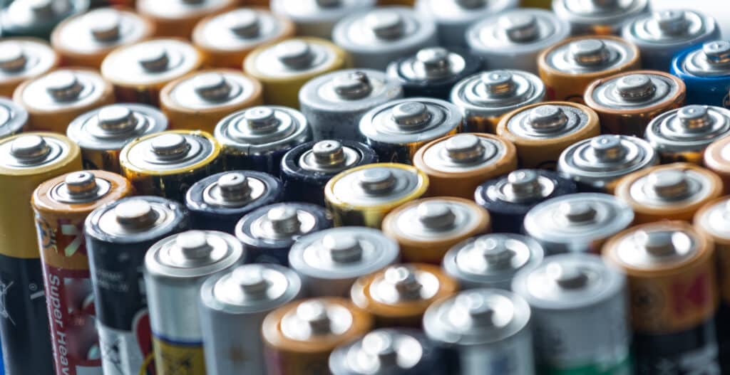 Diverse Batterien nebeneinander